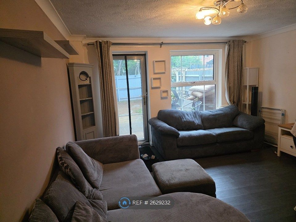 Property photo 3 of 12