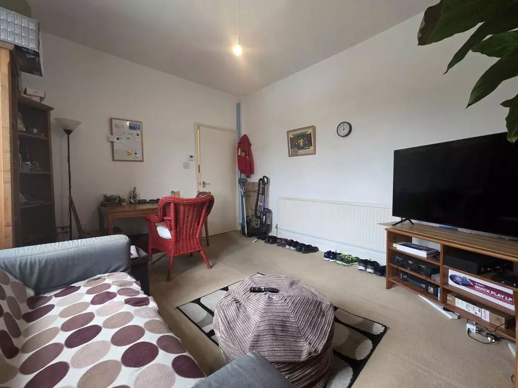 Property photo 2 of 6