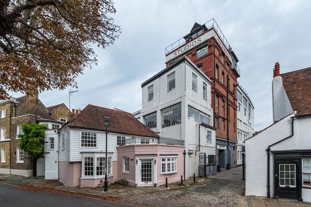 Property photo 2 of 27 October 2025 Jr (1).Jpg