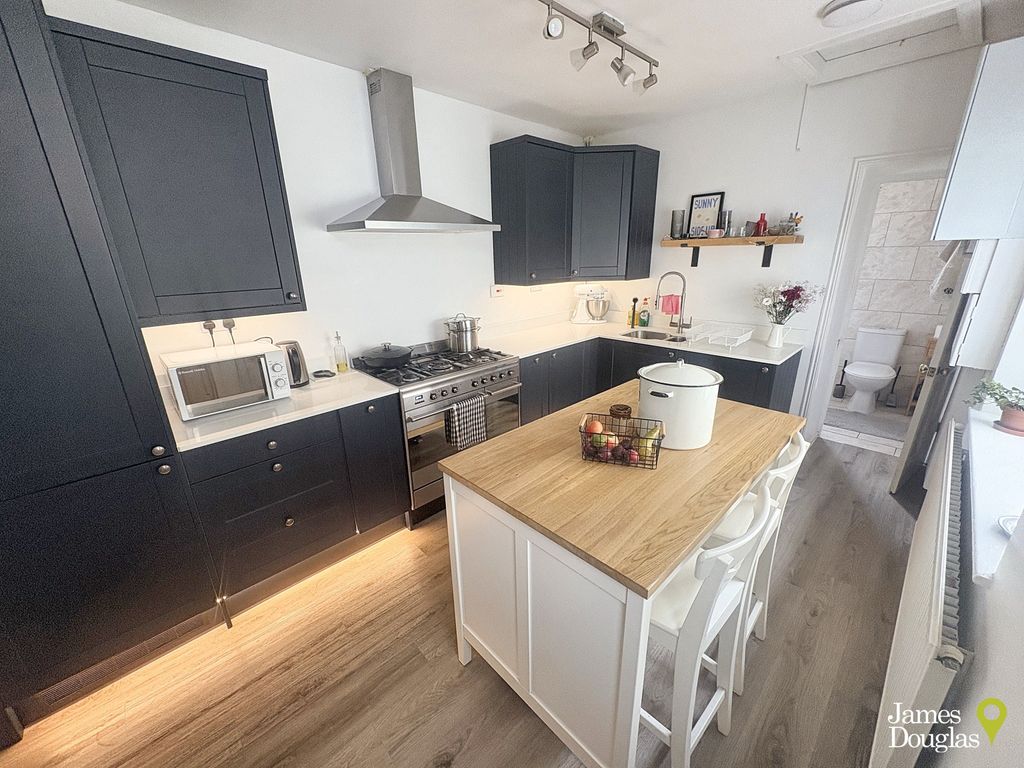 Property photo 3 of 15 Img_6064 (1)