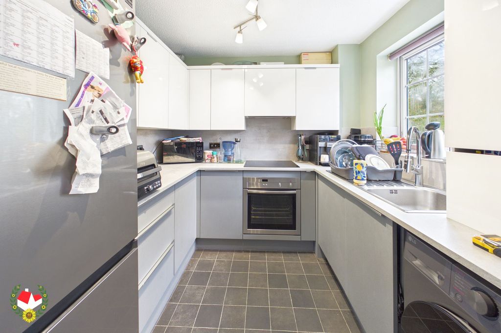 Property photo 3 of 9