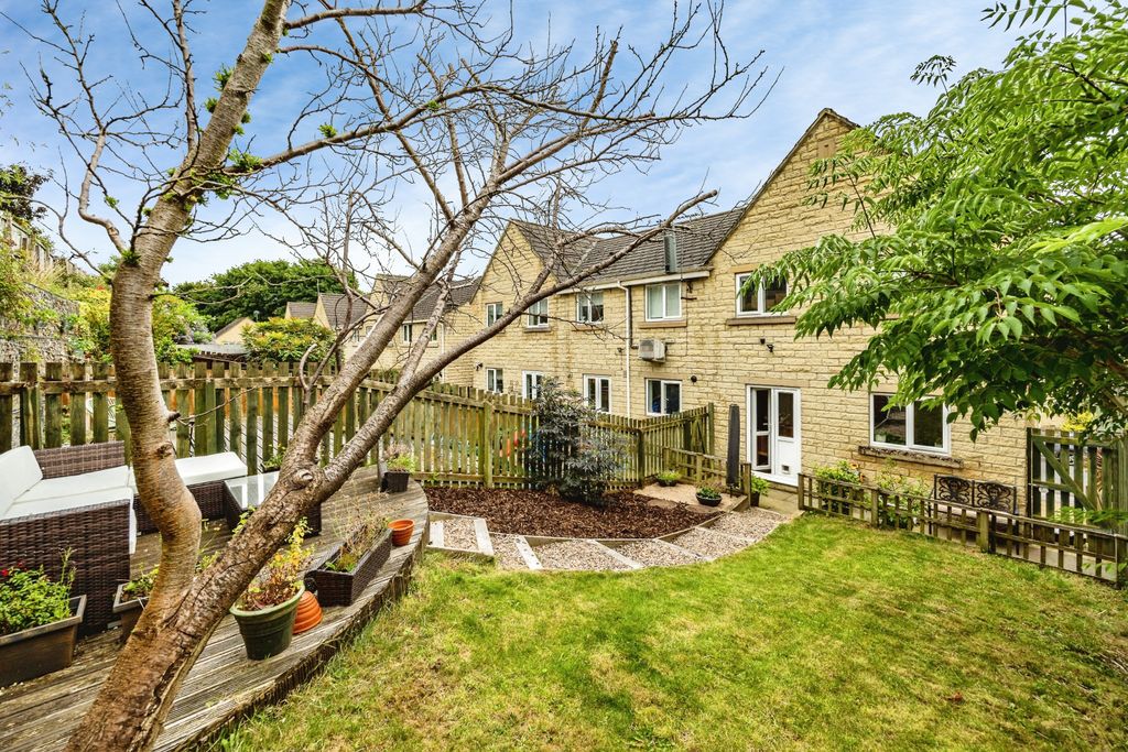 Property photo 2 of 20 20Prhudds-290626-27