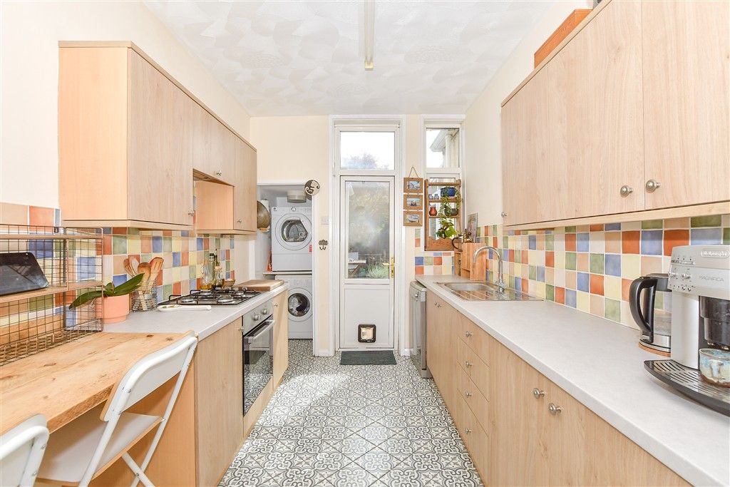 Property photo 2 of 10 Kitchen