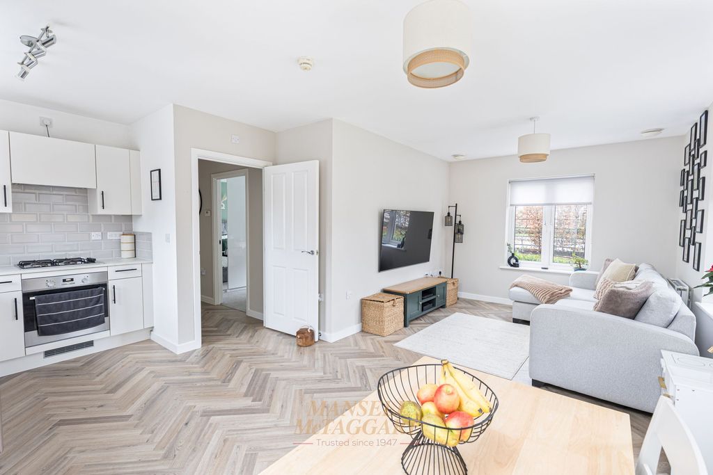 Property photo 3 of 21