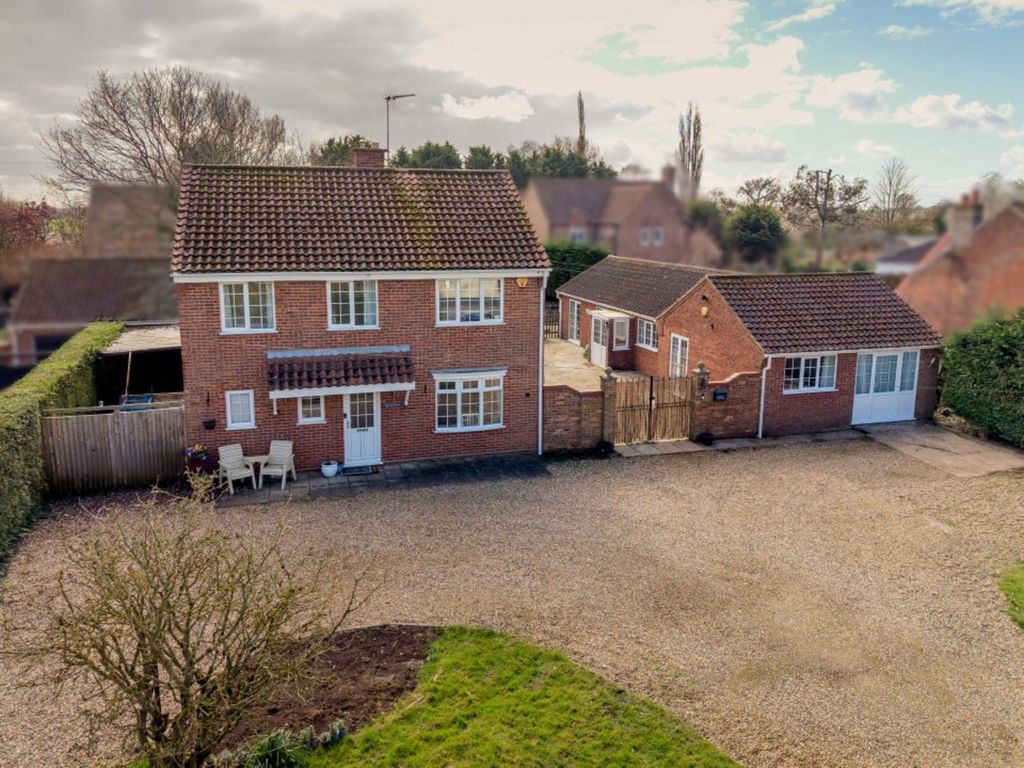 Property photo 3 of 34