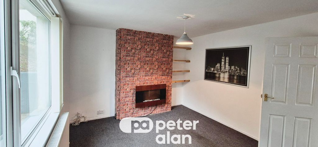 Property photo 2 of 20 Image