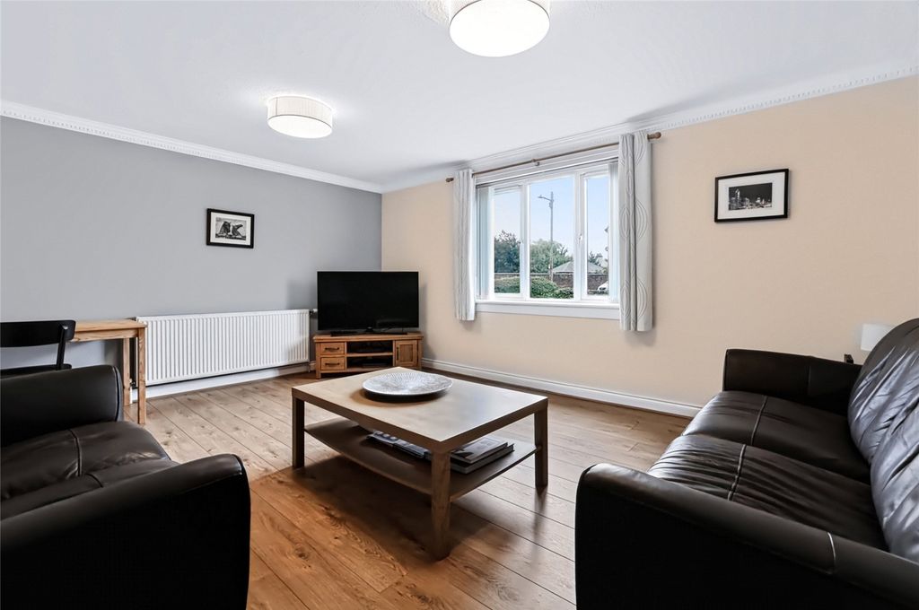 Property photo 2 of 27 Picture No. 37