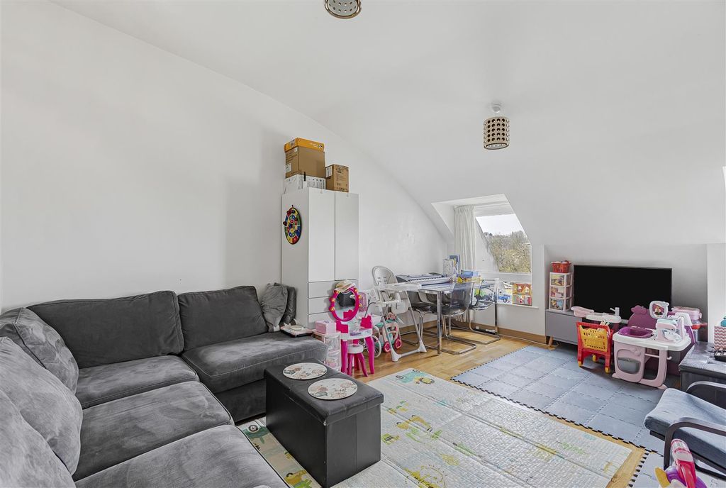 Property photo 2 of 11 16_76884.Jpg