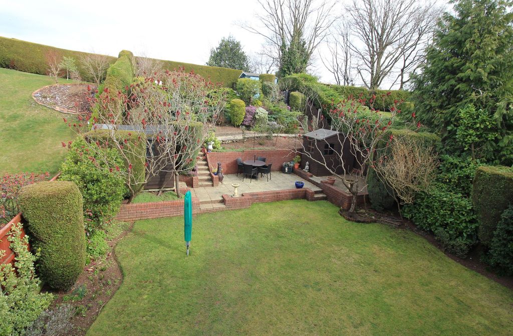 Property photo 2 of 25