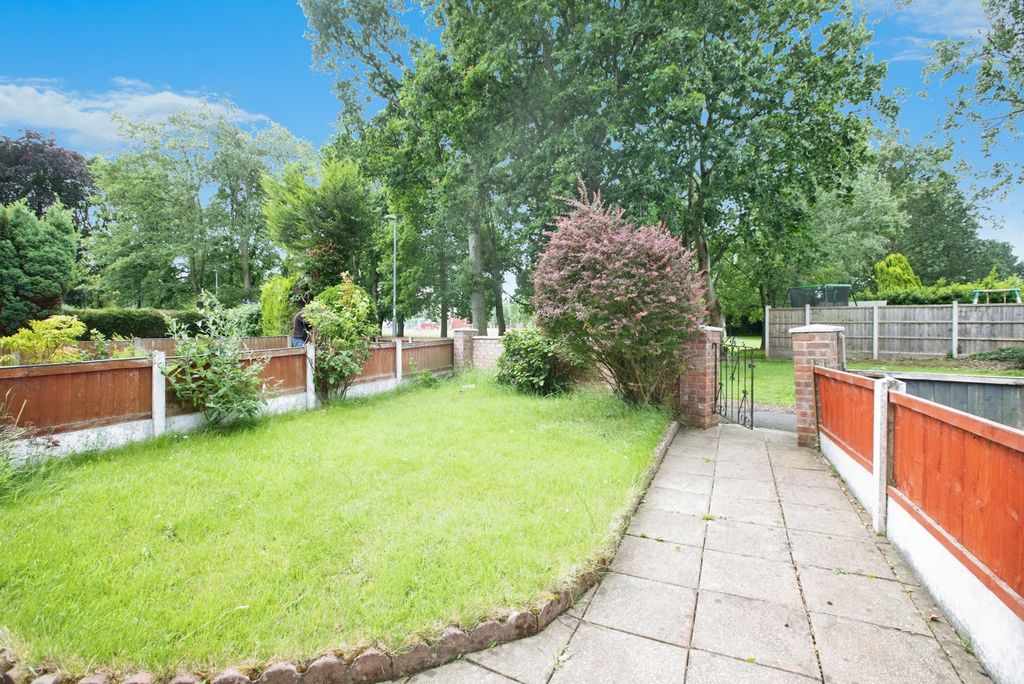 Property photo 2 of 16 Front Garden