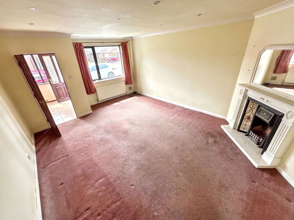 Property photo 3 of 21