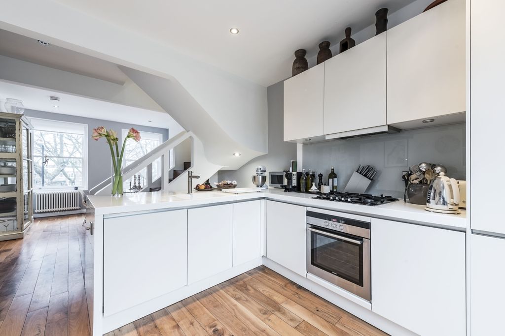 Property photo 2 of 20 Upper Street