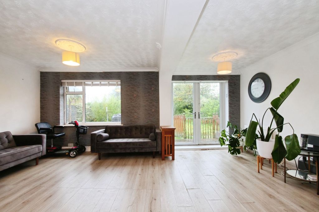 Property photo 2 of 20 Pnmb0392