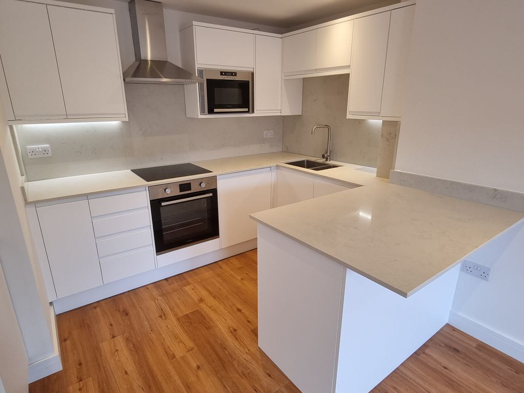 Property photo 1 of 4 Kitchen