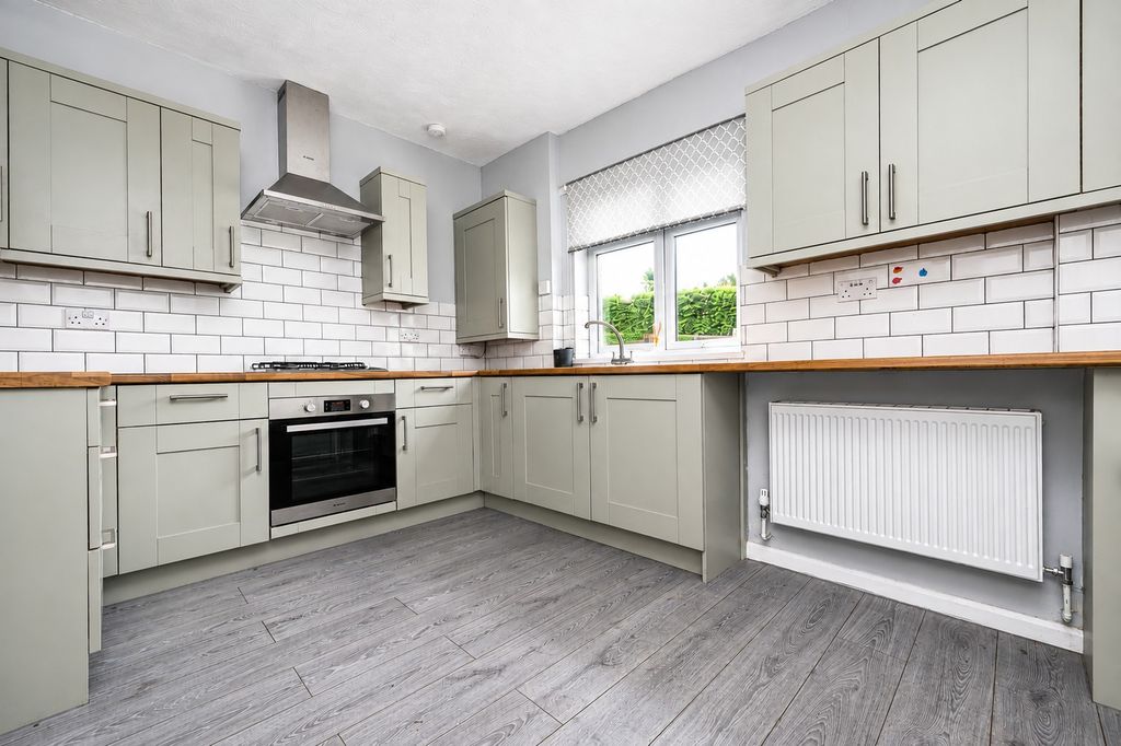 Property photo 2 of 15 5421001