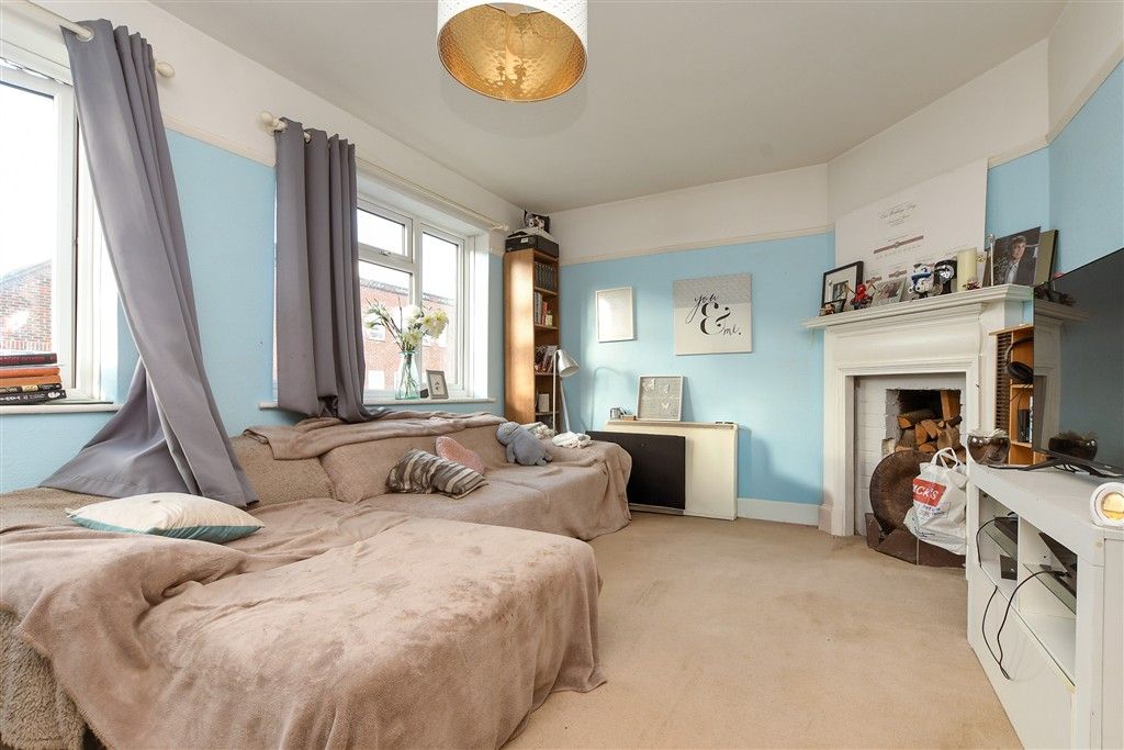 Property photo 2 of 6 Lounge