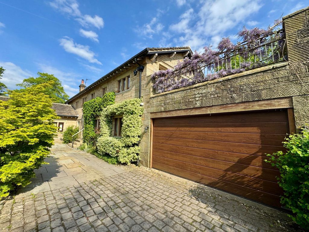 Property photo 1 of 35