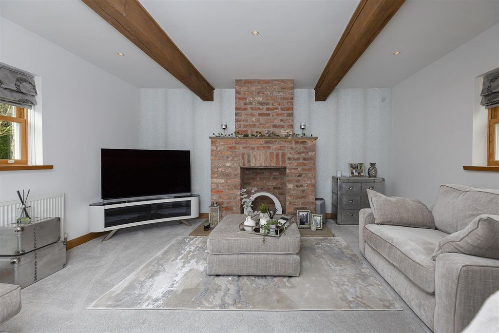 Property photo 2 of 24 11.Jpg