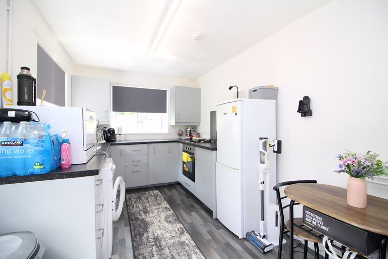 Property photo 3 of 8 Kitchen