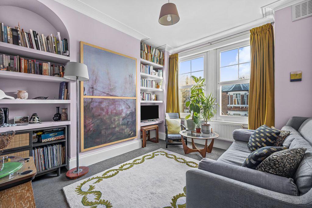 Property photo 2 of 11