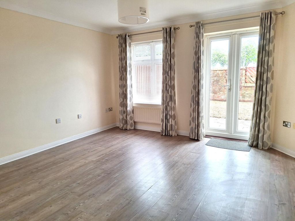 Property photo 2 of 12 Living Room
