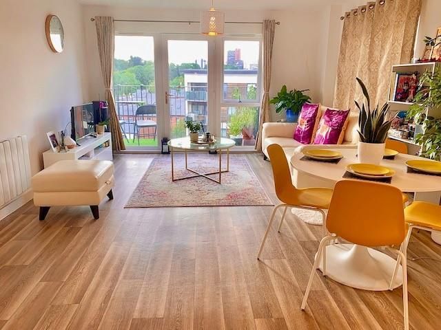 Property photo 2 of 12 Approach