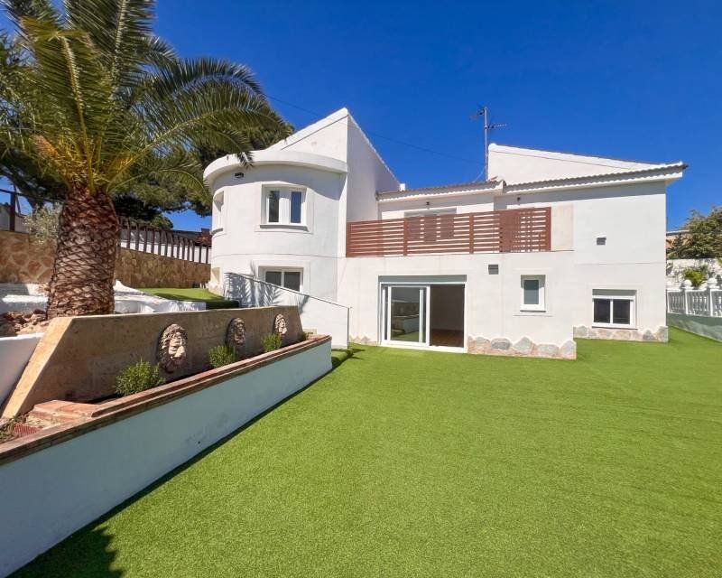Property photo 1 of 50