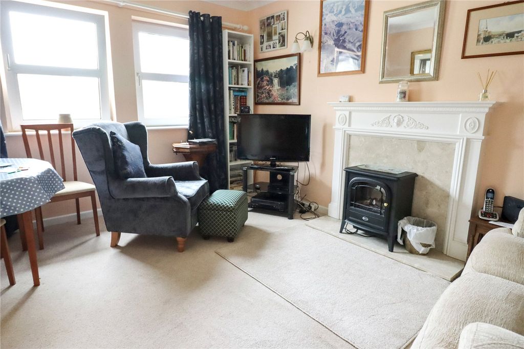 Property photo 2 of 13 Picture No. 16