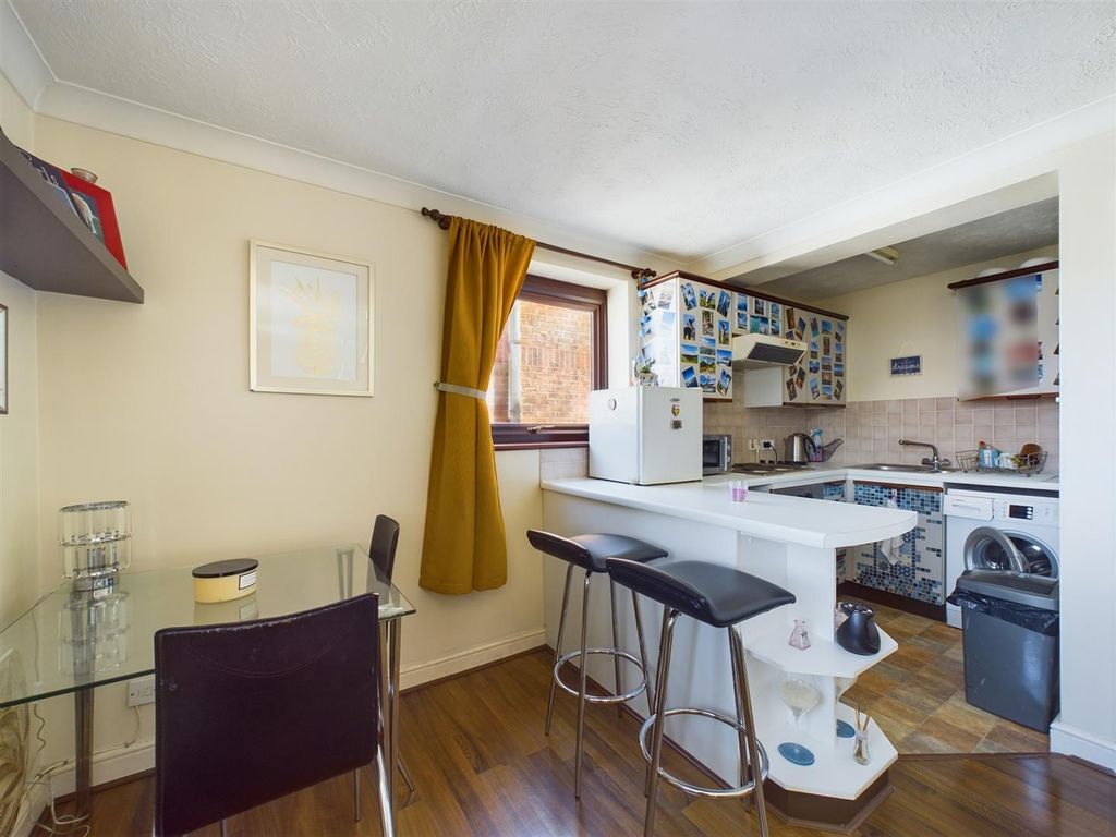 Property photo 3 of 8 Cam02534G0-Pr0009-Still008.Jpg