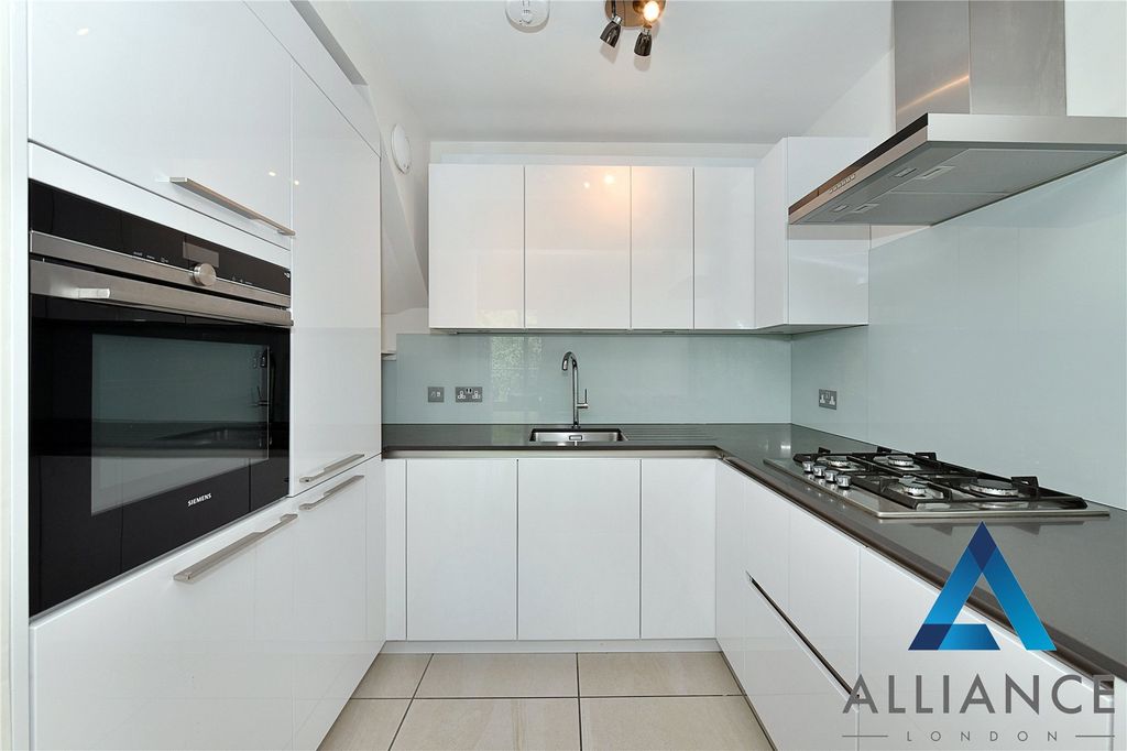 Property photo 3 of 11 Picture No. 01