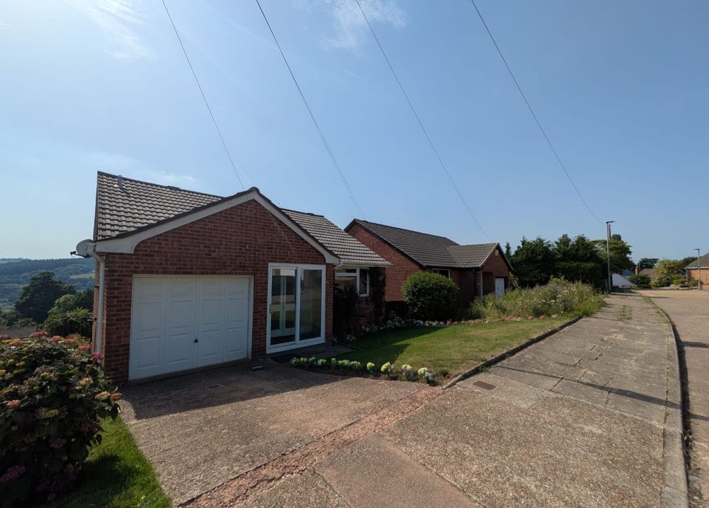 Property photo 1 of 11 Front