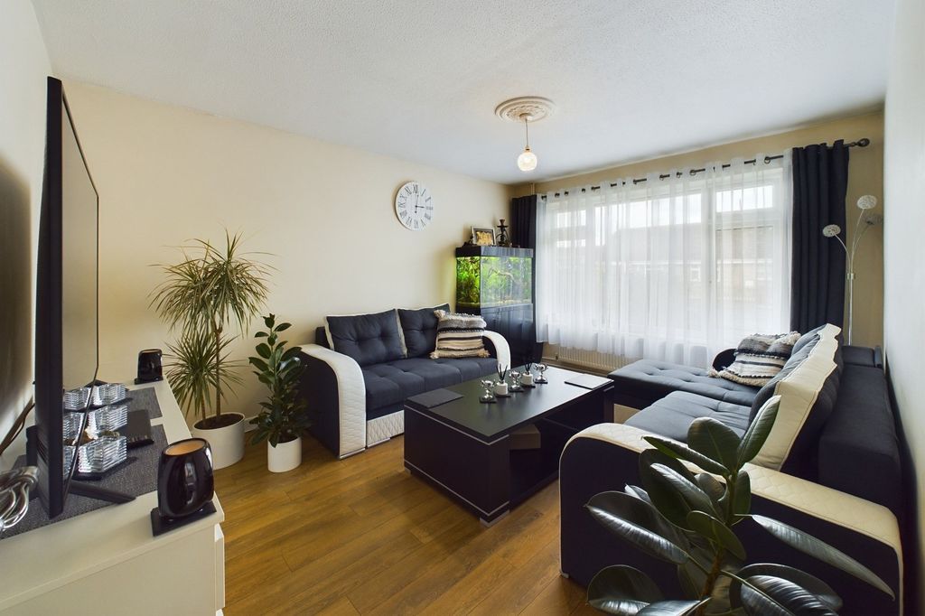 Property photo 2 of 12