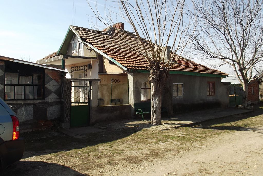 Property photo 1 of 6