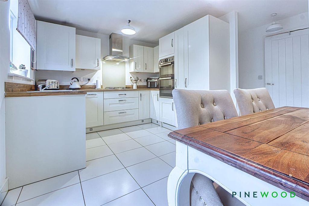 Property photo 2 of 21 Kitchen Diner