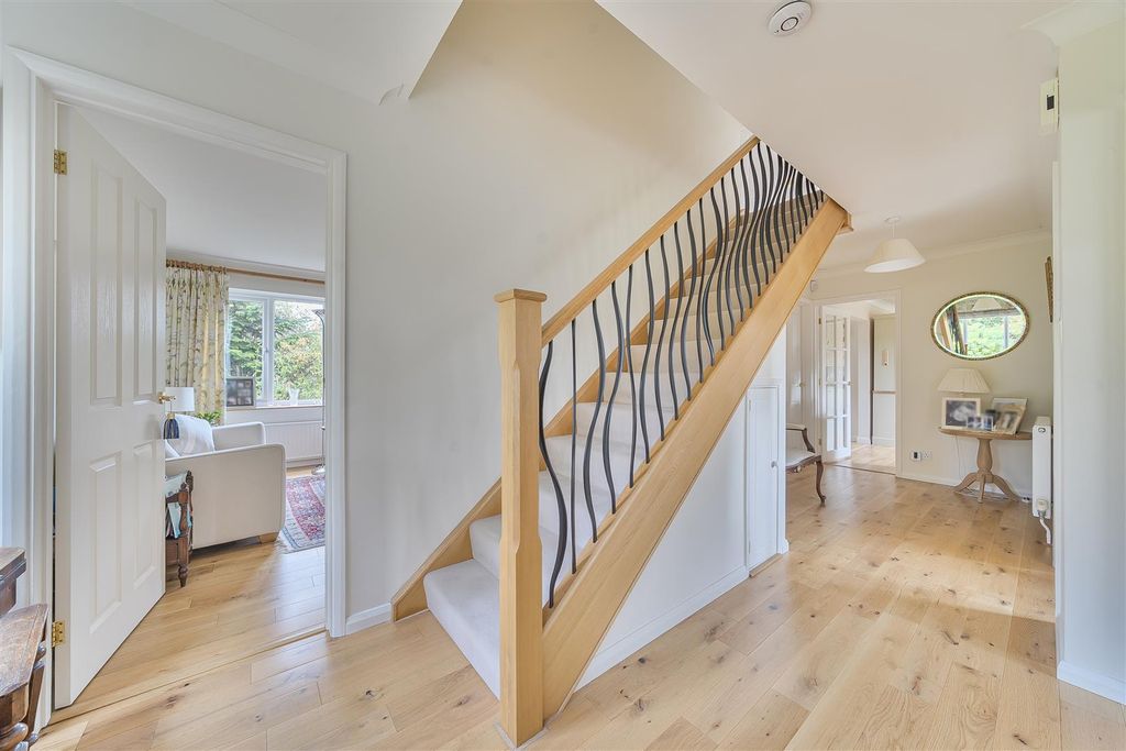 Property photo 2 of 17 1376888-8-6911d39B3F6F3.Jpg