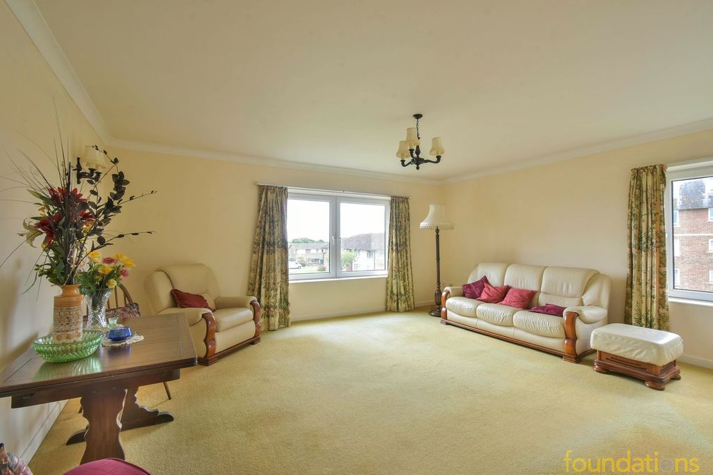 Property photo 3 of 10