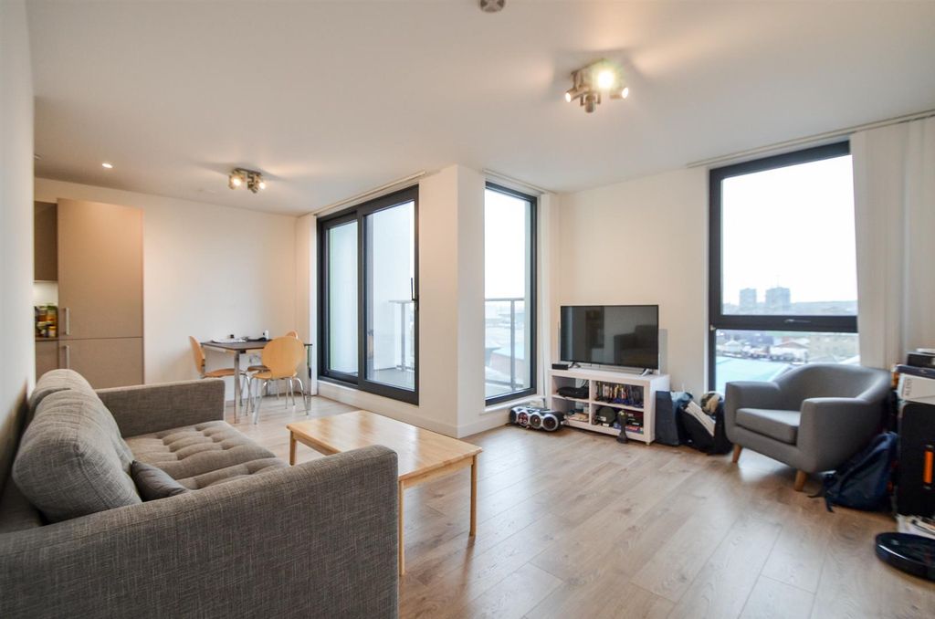 Property photo 1 of 11 Hepburn House