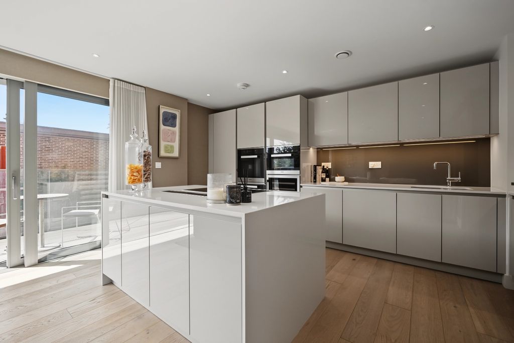 Property photo 2 of 12 5285902