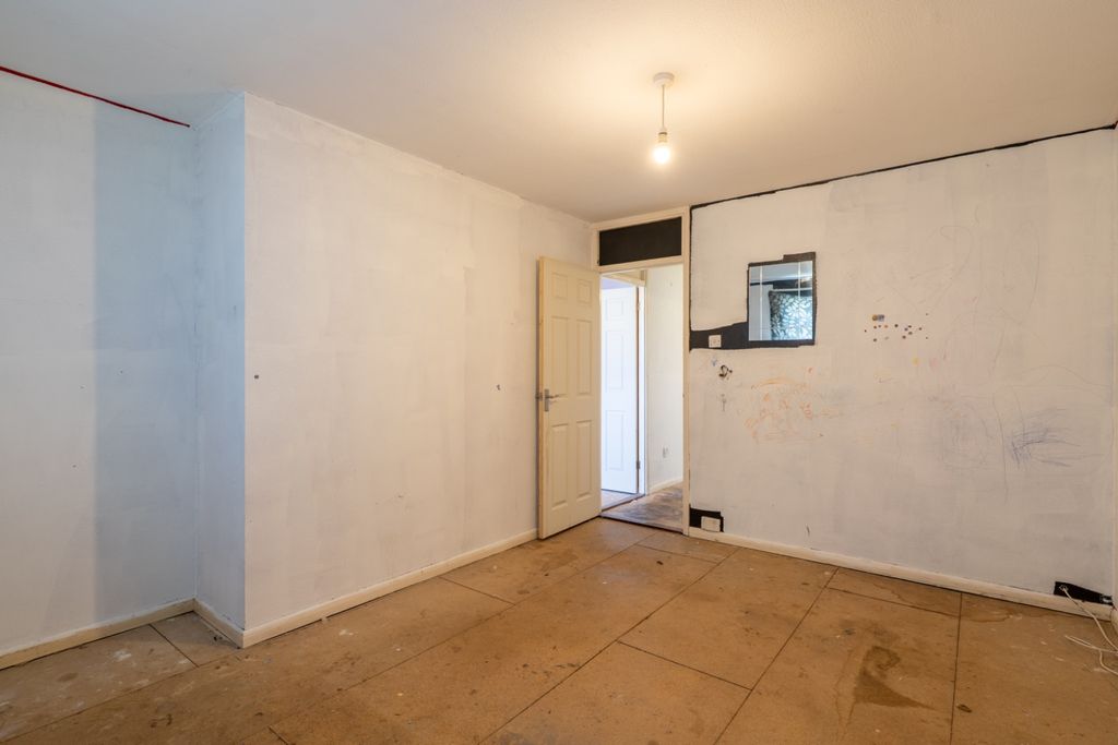 Property photo 3 of 18 5185145