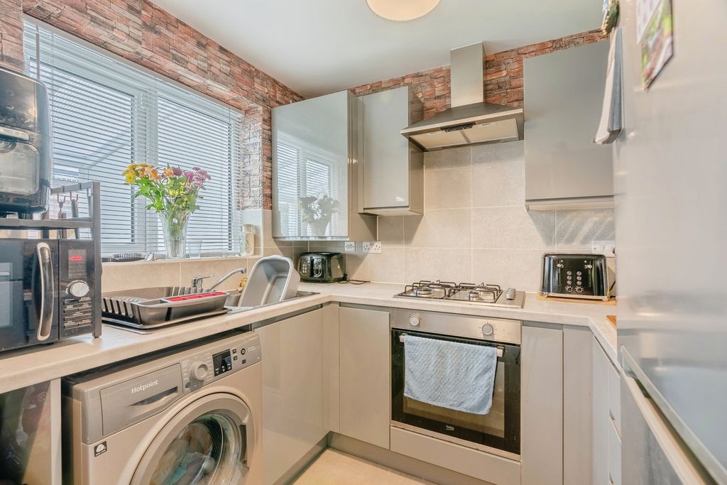 Property photo 2 of 20 Pbox-Img.Jpg