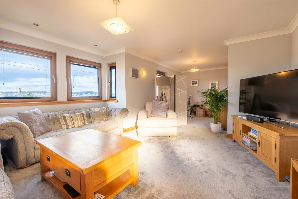 Property photo 3 of 21