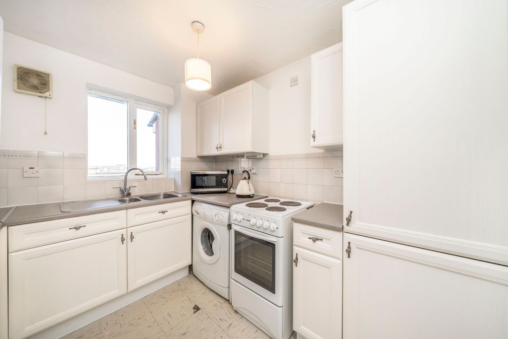 Property photo 3 of 6 Picture No. 07