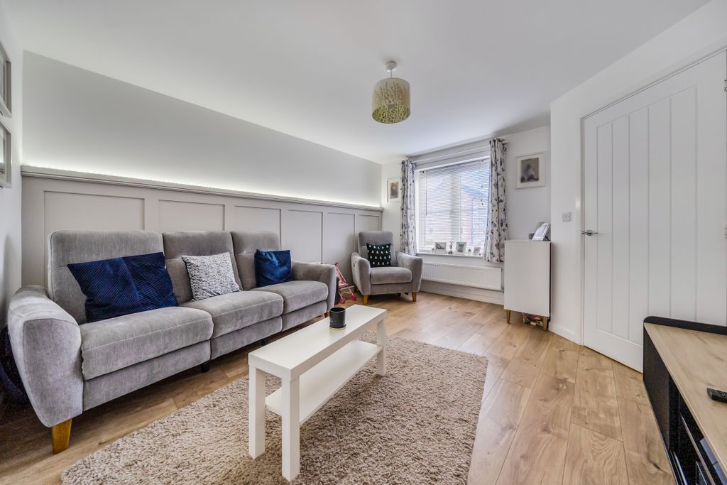 Property photo 2 of 11 13858558692Ed9E00B86E