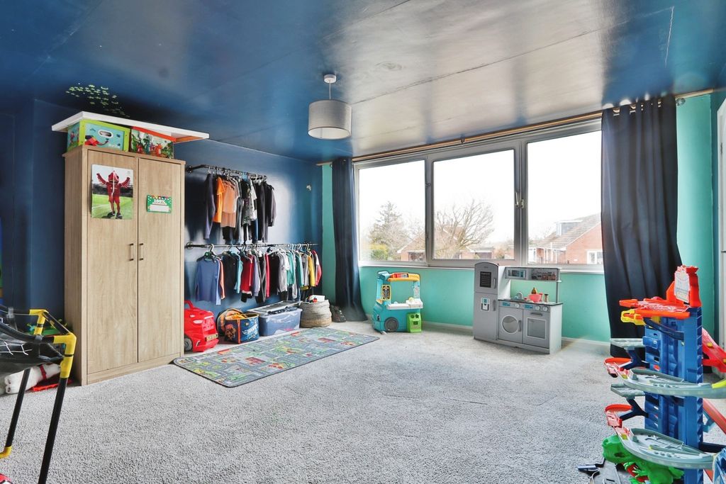 Property photo 3 of 11 4024888