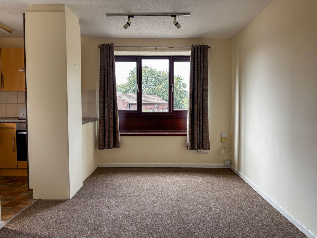 Property photo 2 of 7 Studio