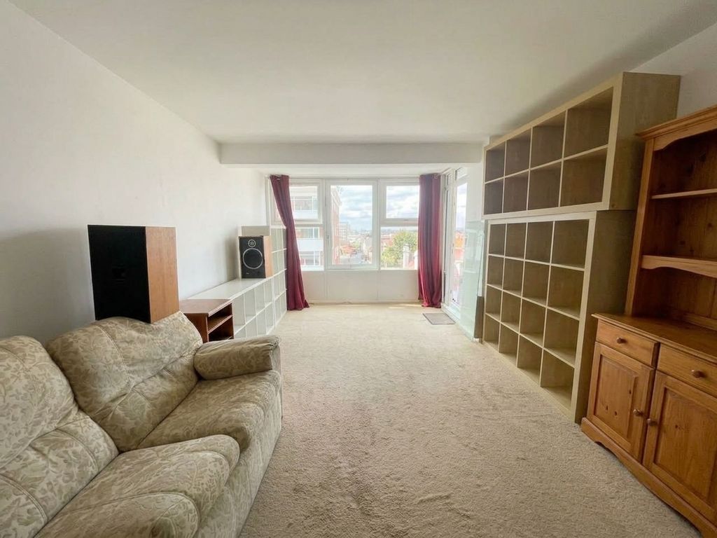 Property photo 2 of 6