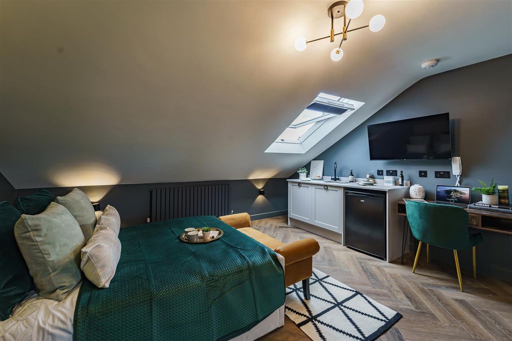 Property photo 3 of 22 065-A7R03593-Hdr.Jpg