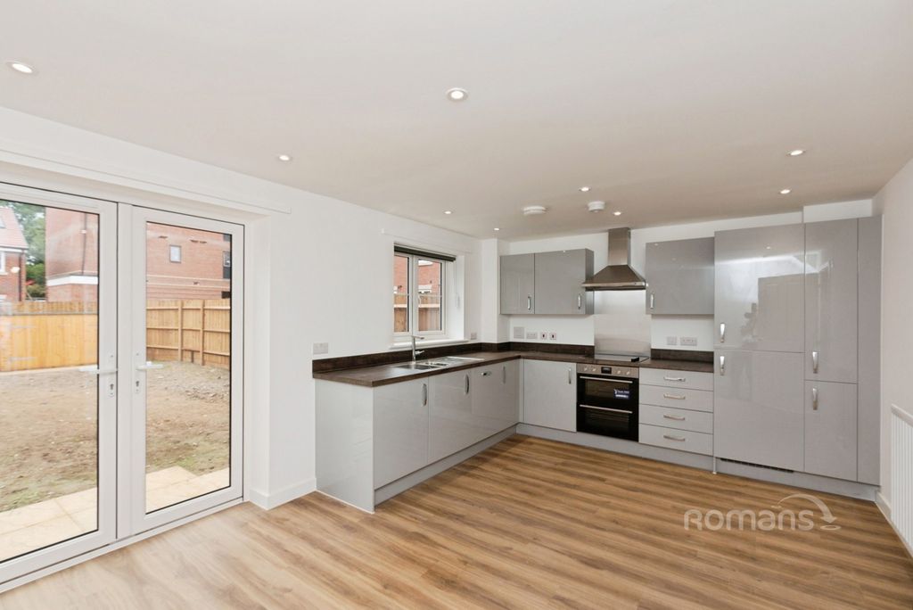 Property photo 2 of 13 Pbox-Img.Jpg