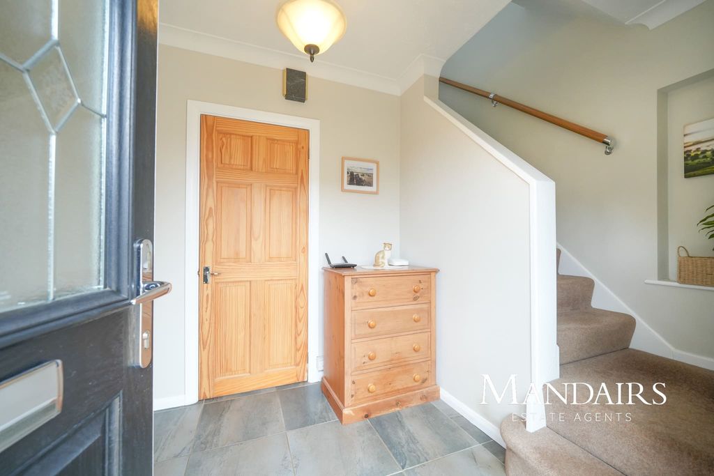 Property photo 2 of 33