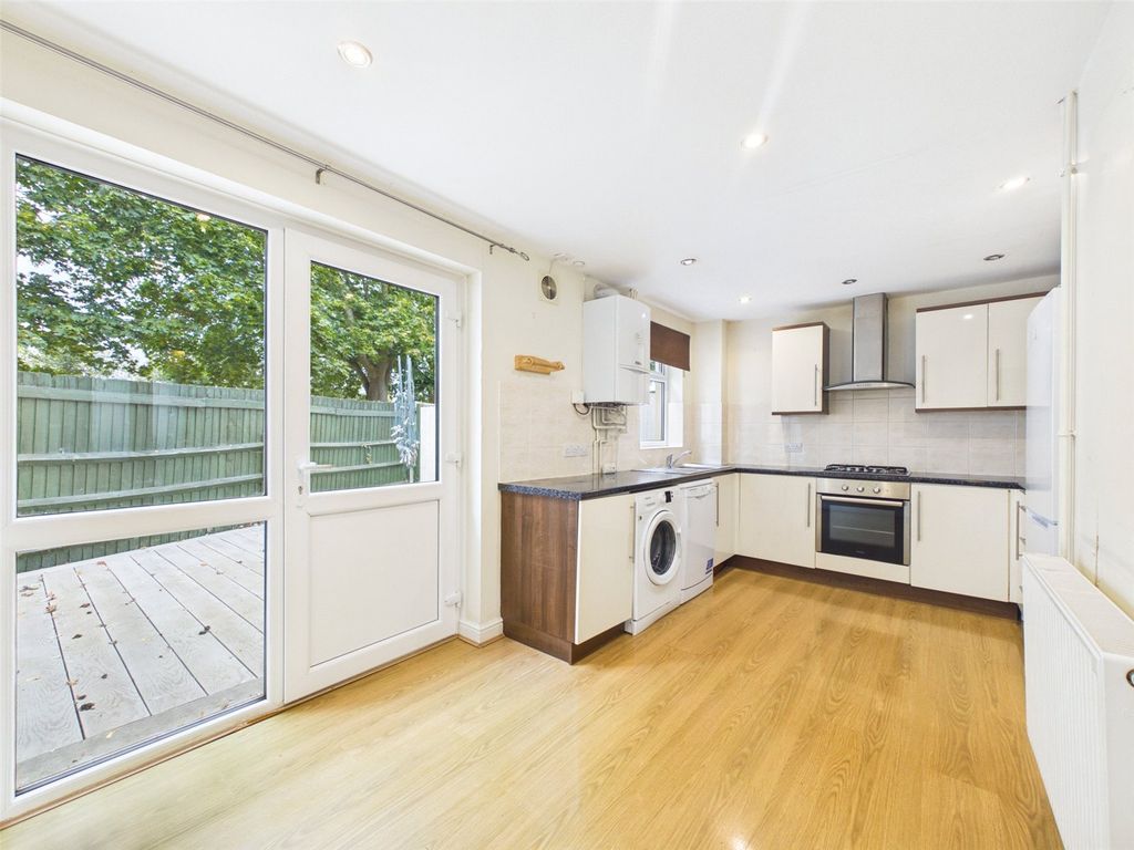 Property photo 2 of 11 Picture No. 03